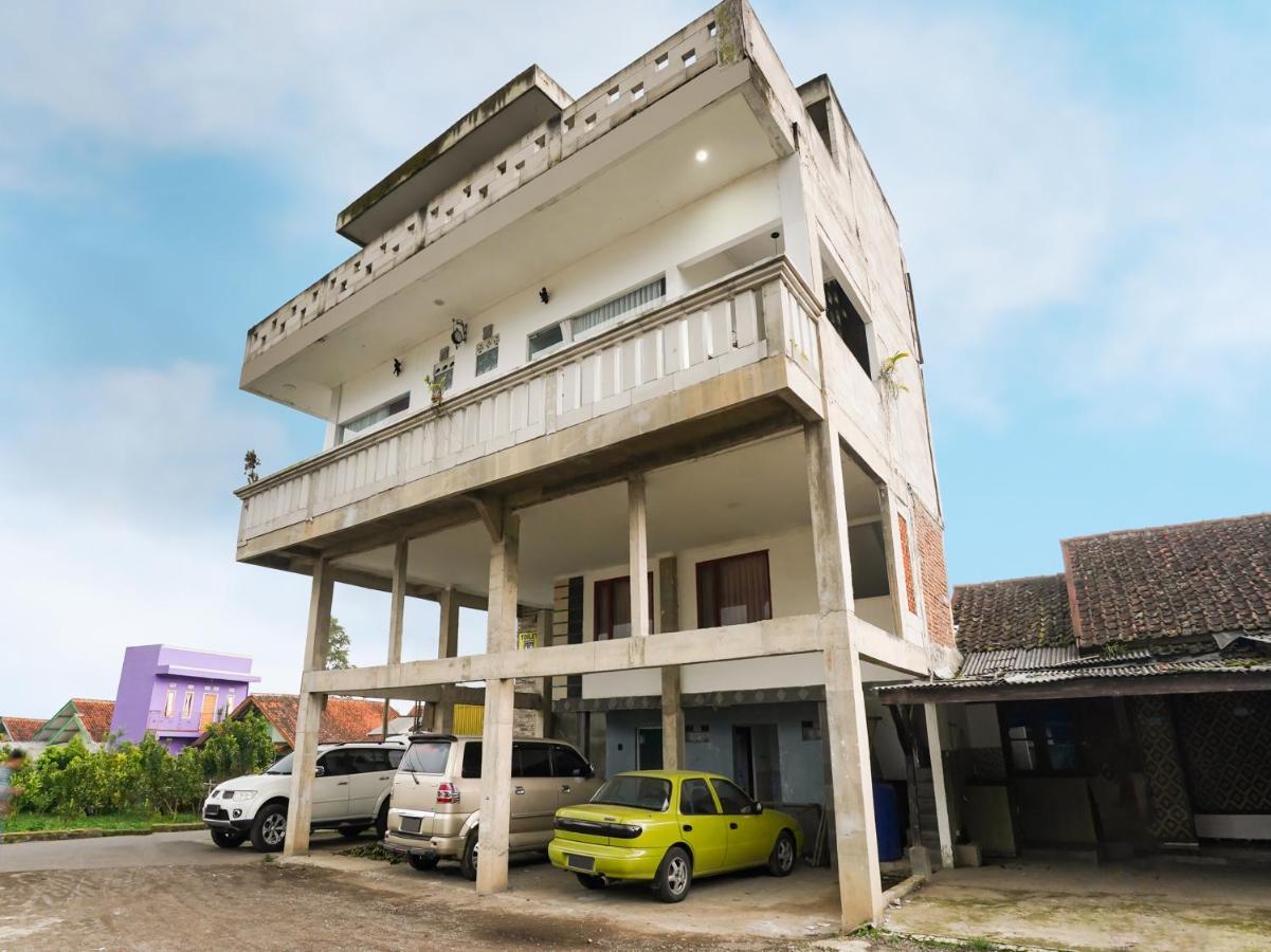 Oyo Homes 91008 Eco Tourism Desa Cibodas Babakan Gentong 1 Syariah 2*