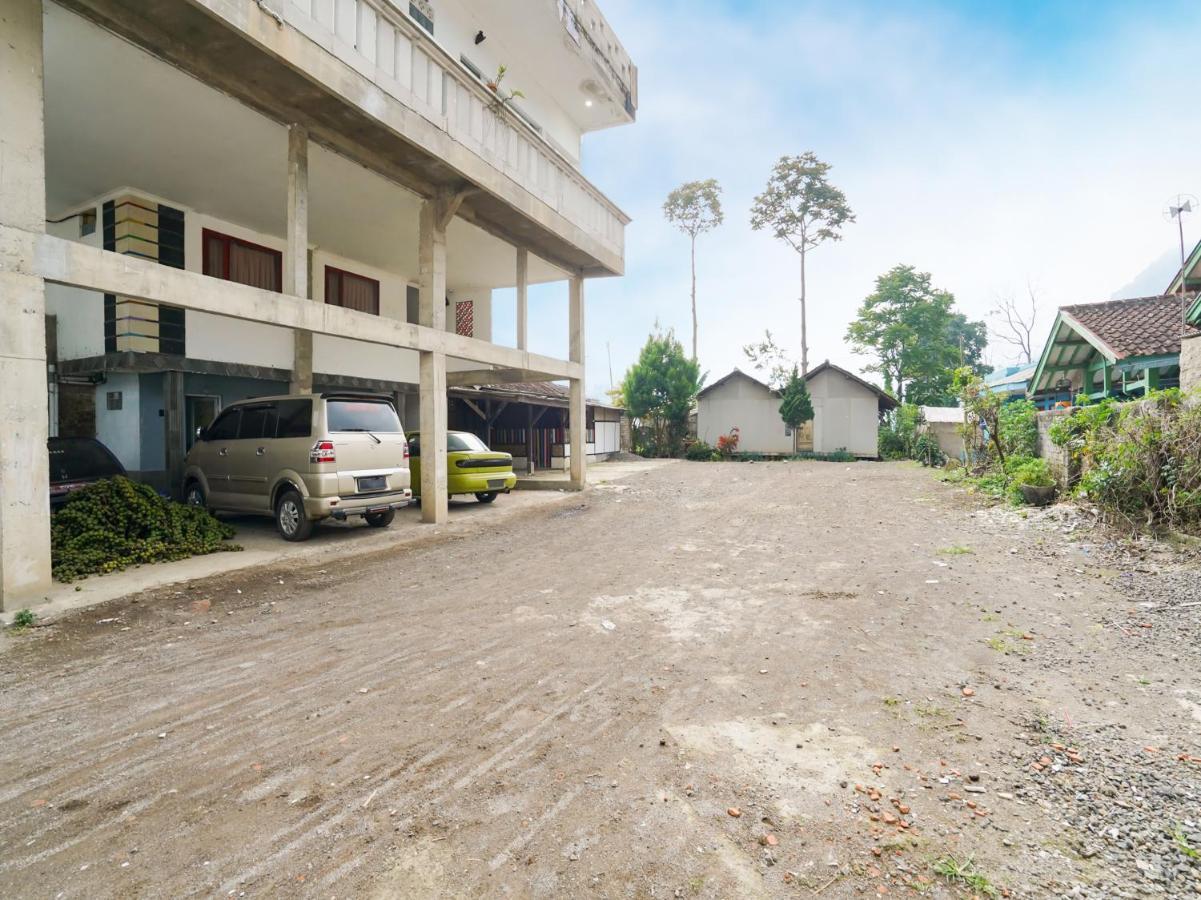 Hotel Oyo Homes 91008 Eco Tourism Desa Cibodas Babakan Gentong 1 Syariah 2*