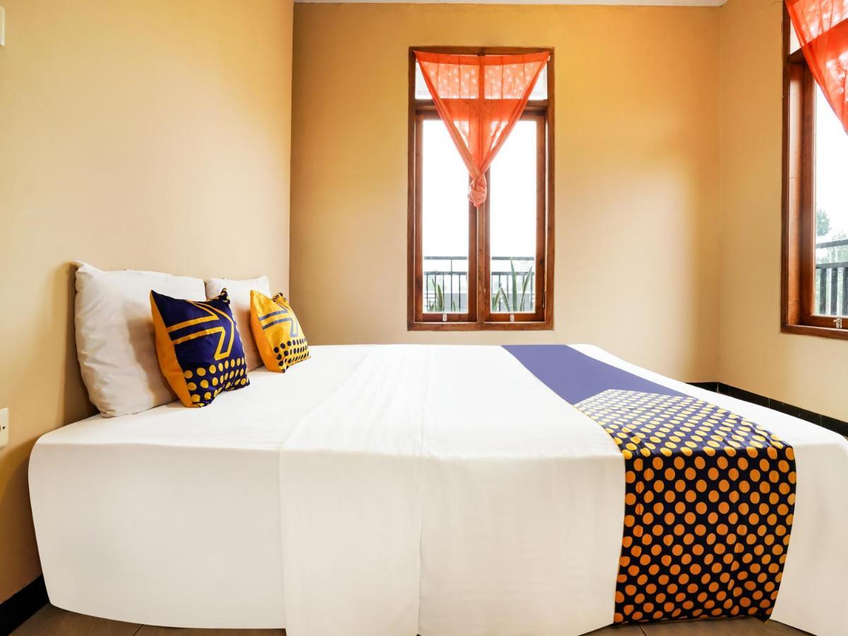 Oyo Homes 91008 Eco Tourism Desa Cibodas Babakan Gentong 1 Syariah Hotel