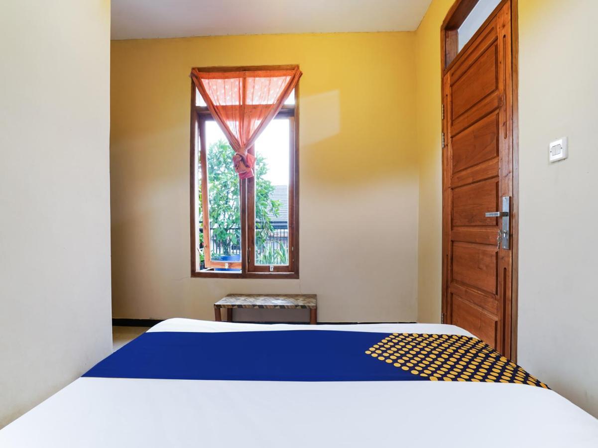 Hotel Oyo Homes 91008 Eco Tourism Desa Cibodas Babakan Gentong 1 Syariah 2*